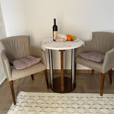 Apartmani Emily & Jully Niksic Luaran gambar