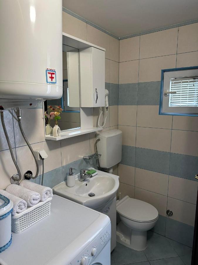 Apartmani Emily & Jully Niksic Luaran gambar