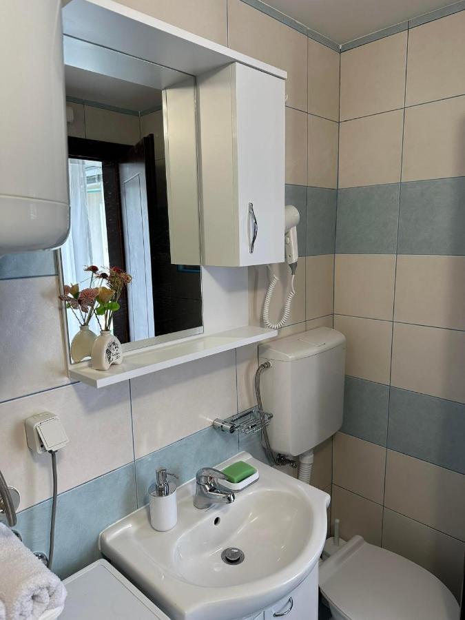 Apartmani Emily & Jully Niksic Luaran gambar