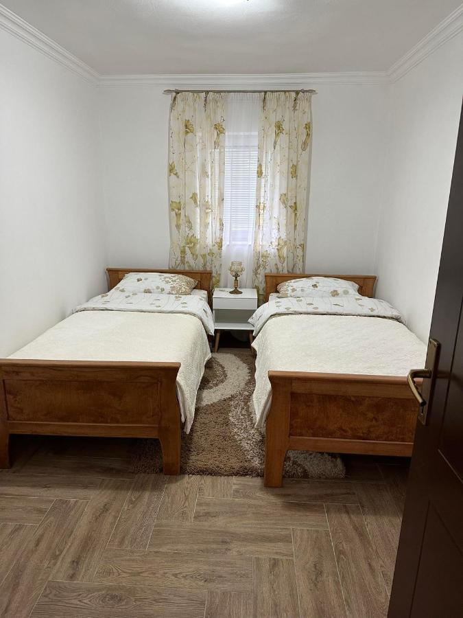 Apartman Emily Apartment Niksic Luaran gambar