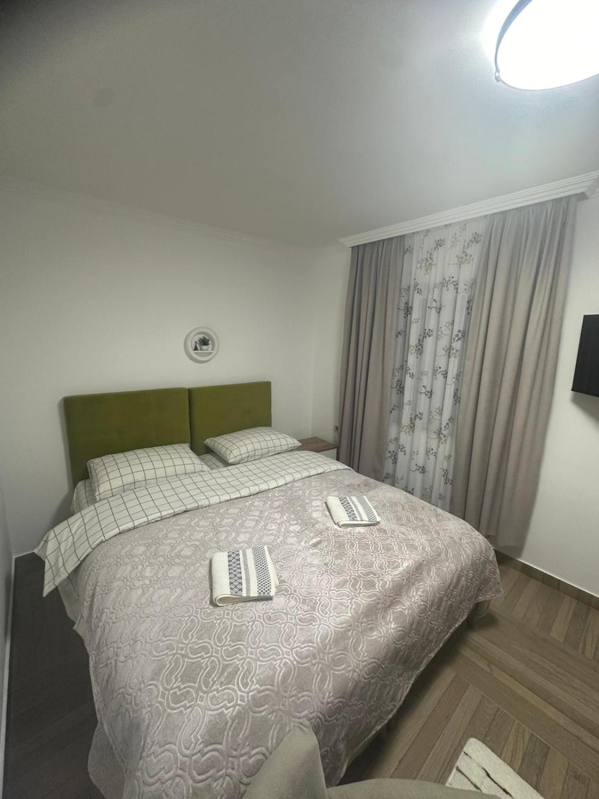 Apartmani Emily & Jully Niksic Luaran gambar