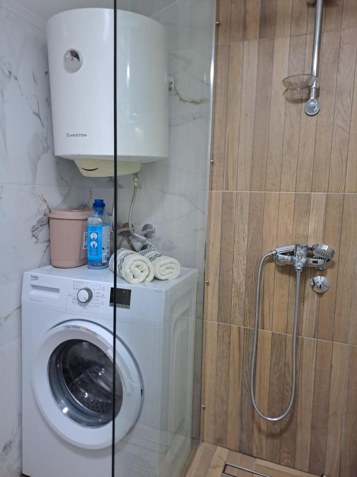 Apartman Emily Apartment Niksic Luaran gambar