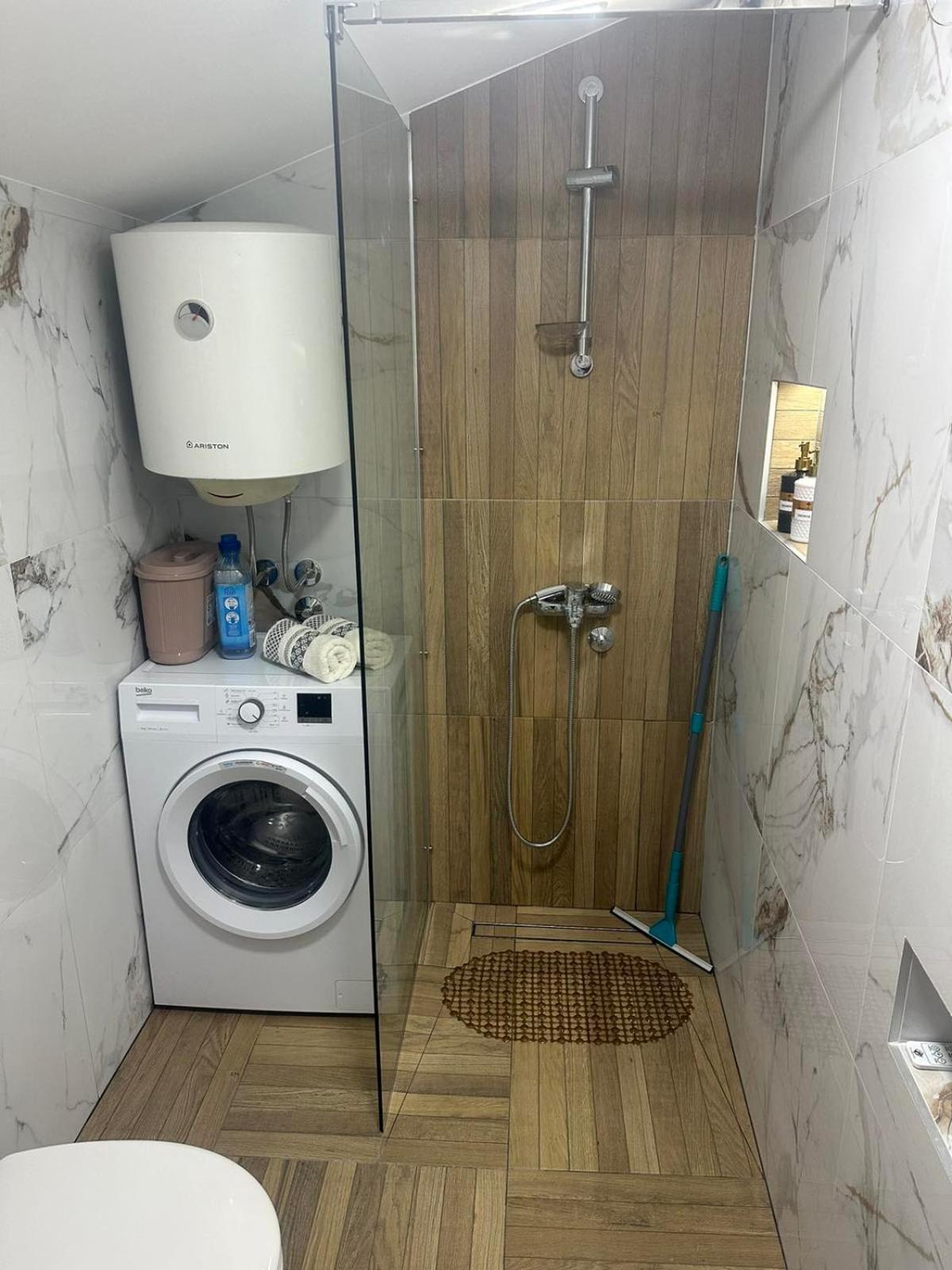 Apartman Emily Apartment Niksic Luaran gambar