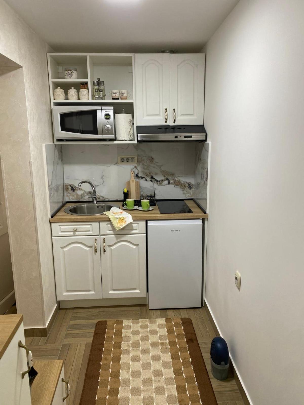 Apartman Emily Apartment Niksic Luaran gambar