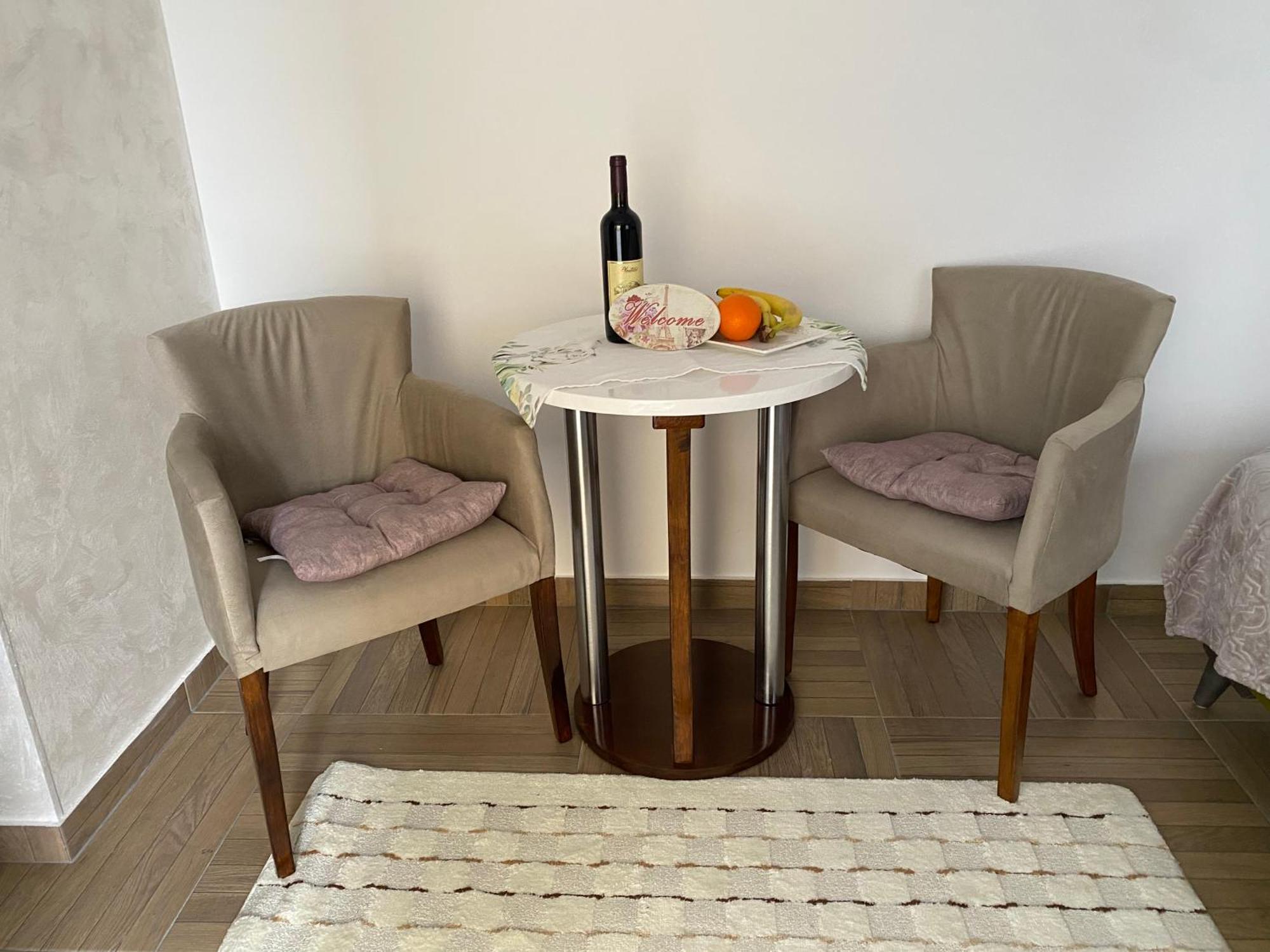 Apartmani Emily & Jully Niksic Luaran gambar