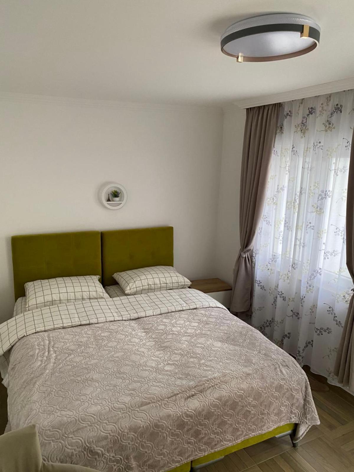 Apartmani Emily & Jully Niksic Luaran gambar