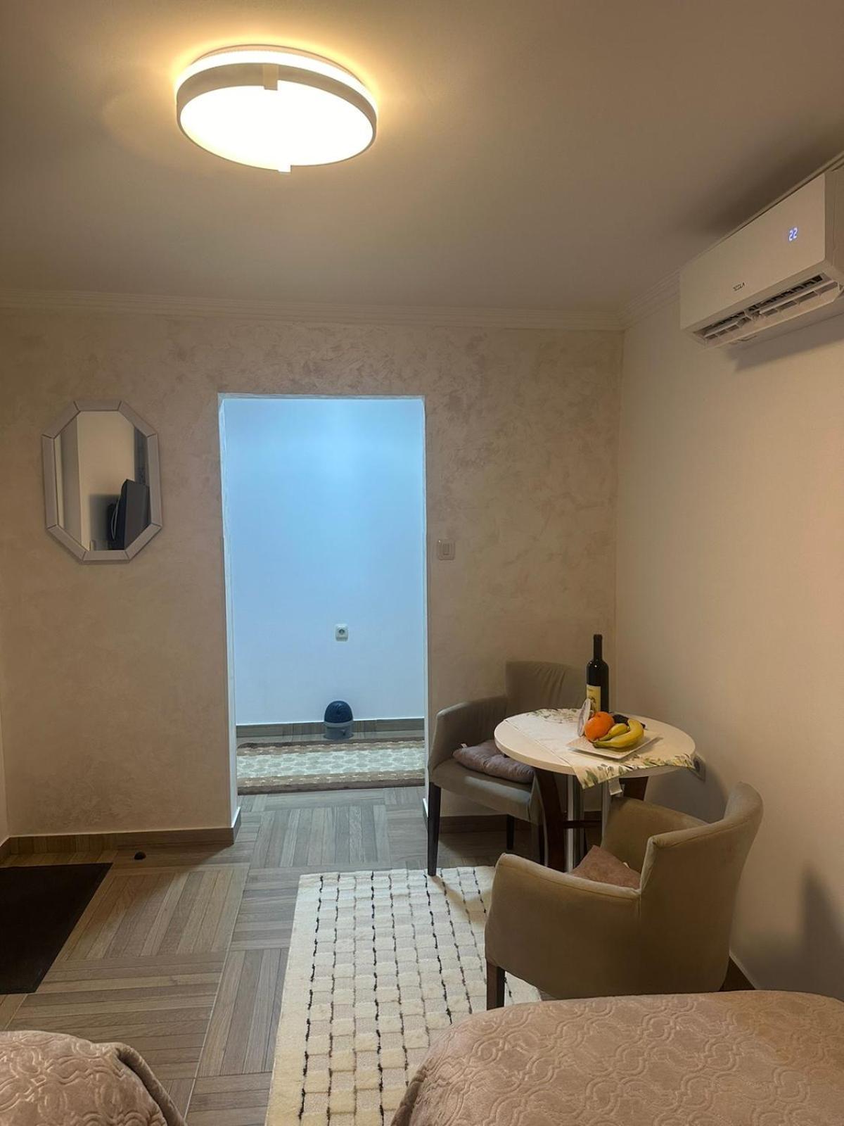 Apartman Emily Apartment Niksic Luaran gambar