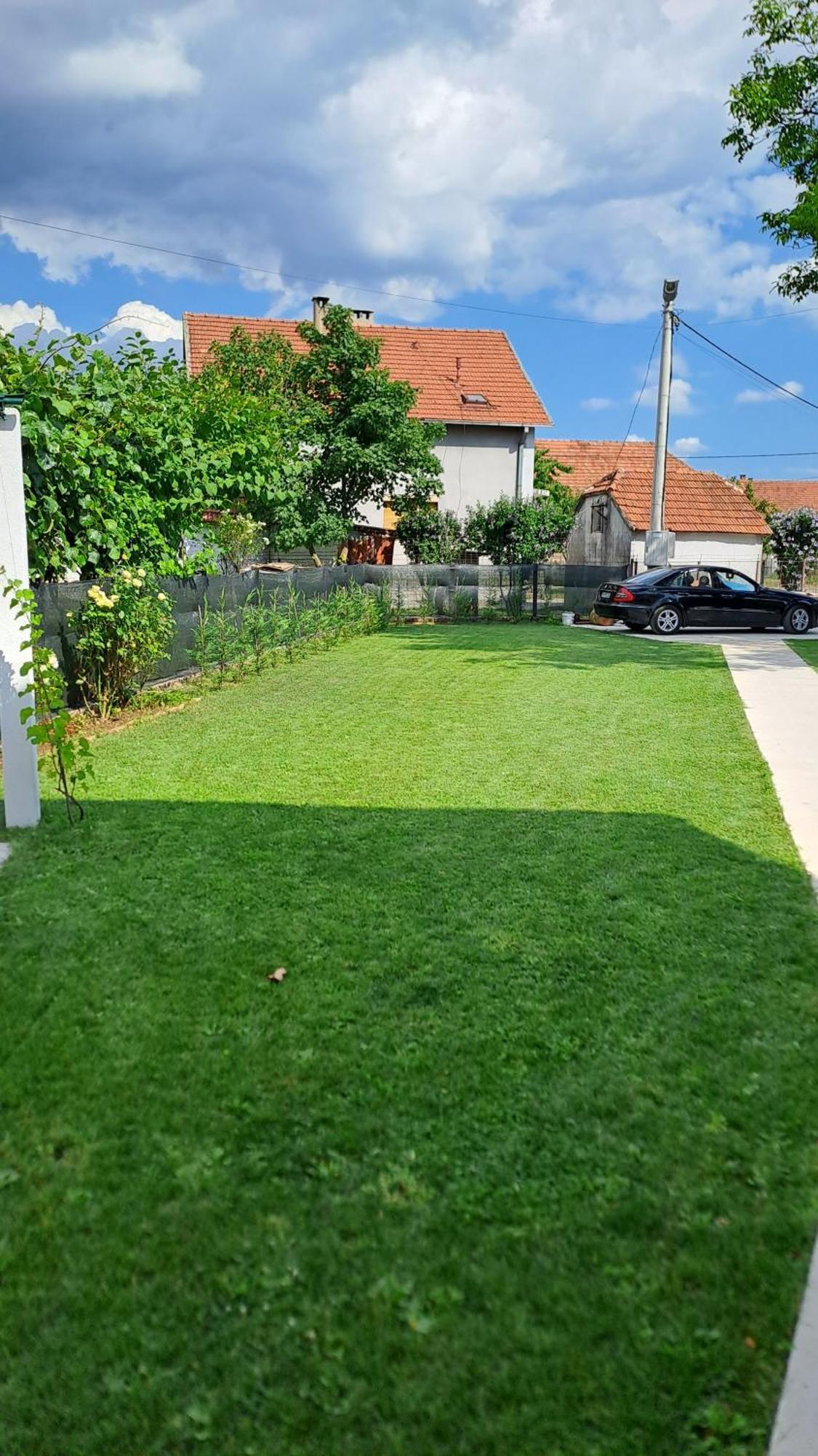 Apartmani Emily & Jully Niksic Bilik gambar