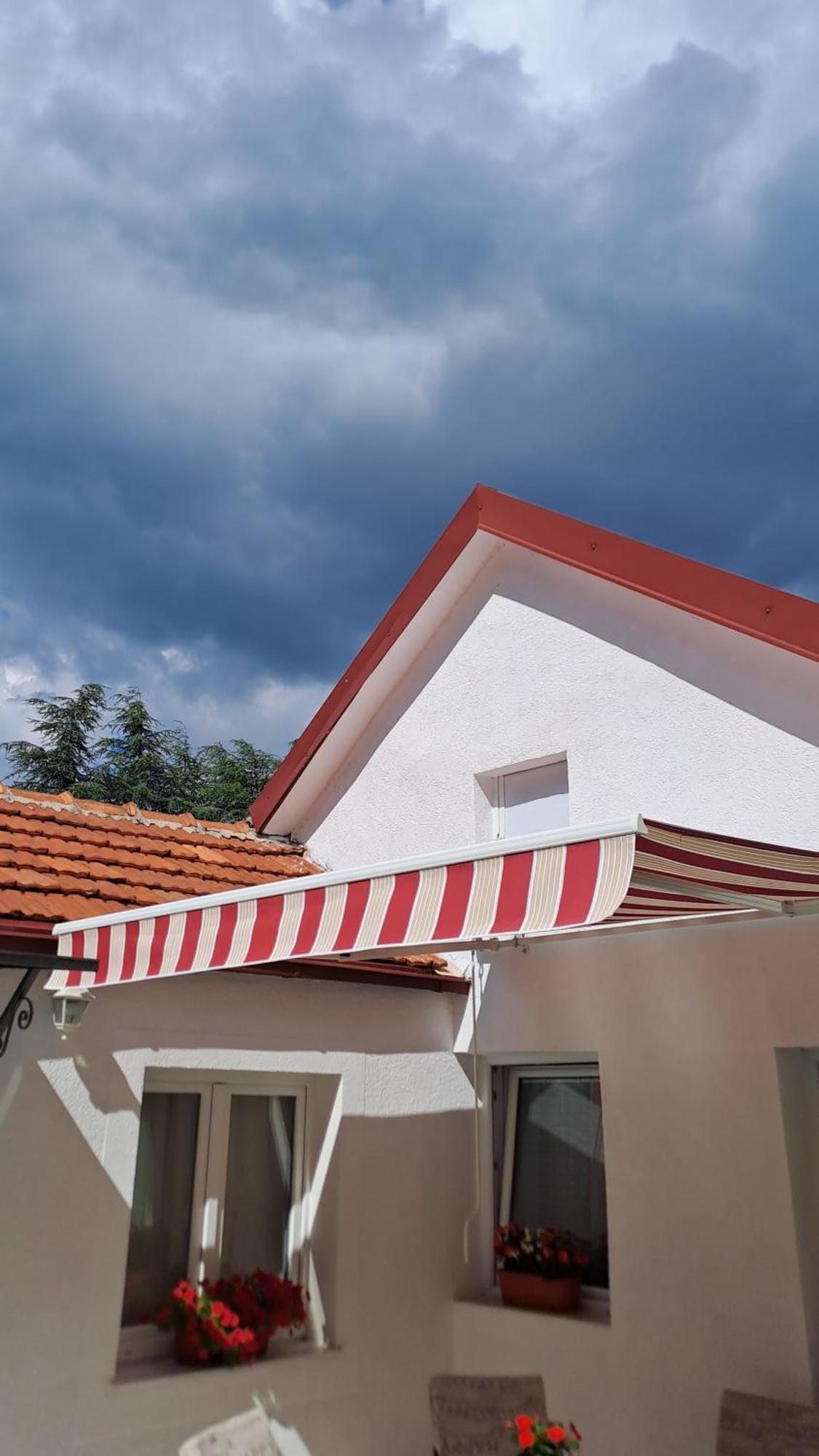 Apartmani Emily & Jully Niksic Bilik gambar